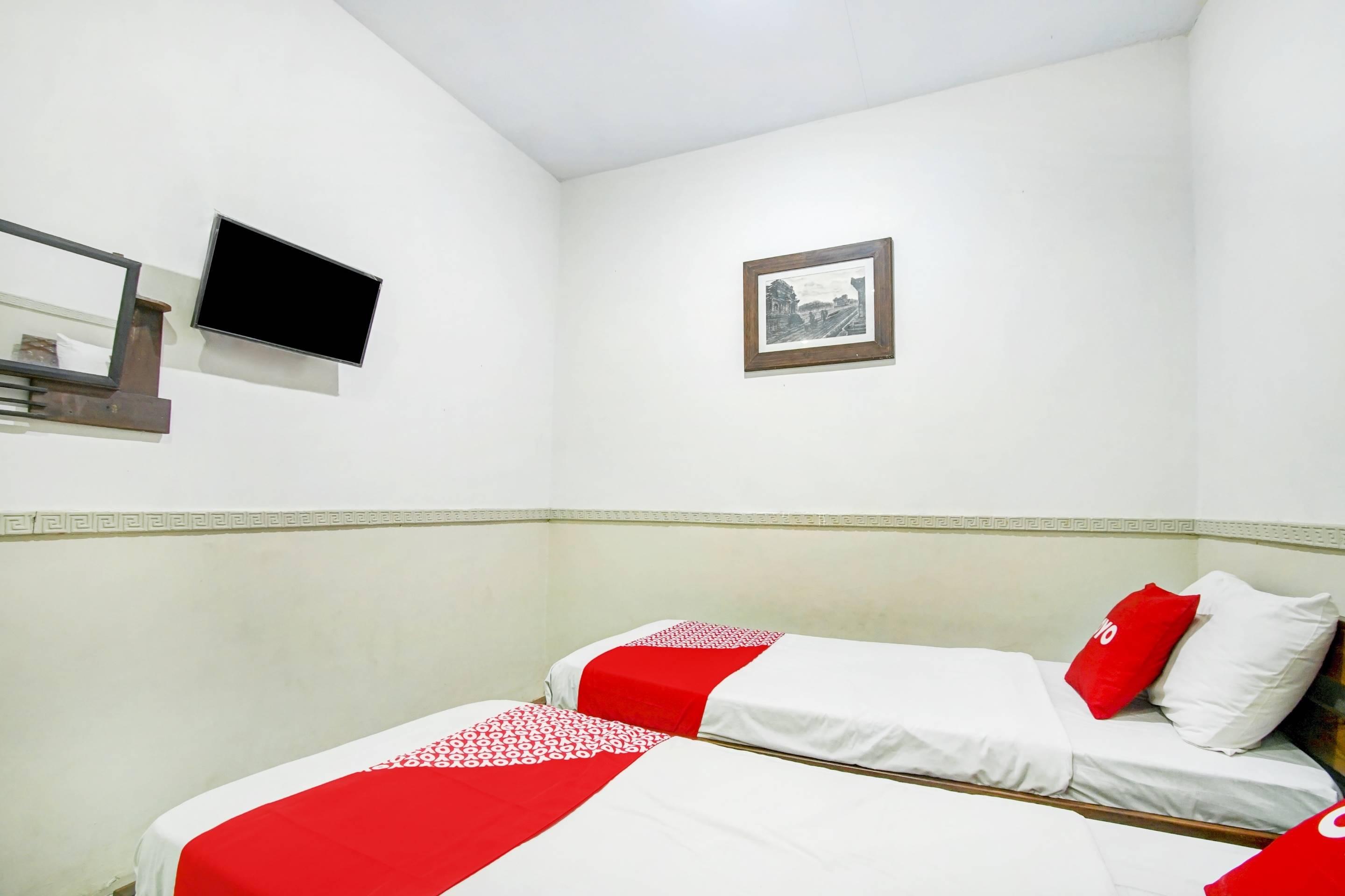 Hotel Reddoorz Near Stasiun Kota 2